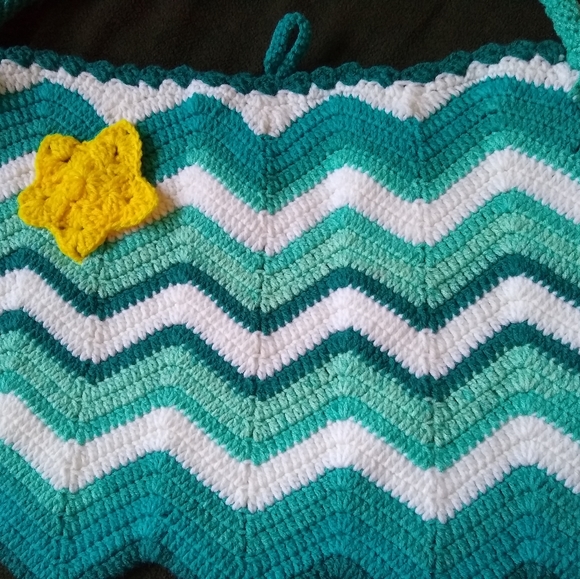 Ripple boho vintage style crochet handbag - Picture 3 of 3